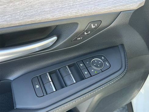 Used 2025 Toyota Grand Highlander FWD image 8