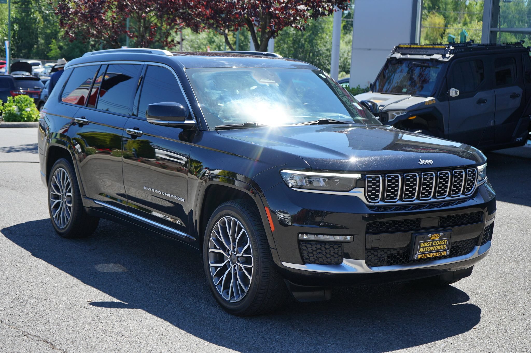 Used 2021 Jeep Grand Cherokee L Summit AWD/4WD image 7