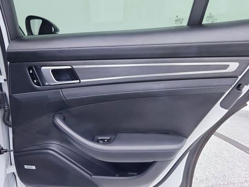 Used 2019 Porsche Panamera Turbo image 37