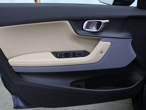 Used 2021 Polestar Polestar 2 image 12