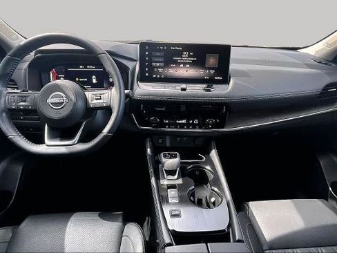 Certified 2024 Nissan Rogue Platinum FWD image 16