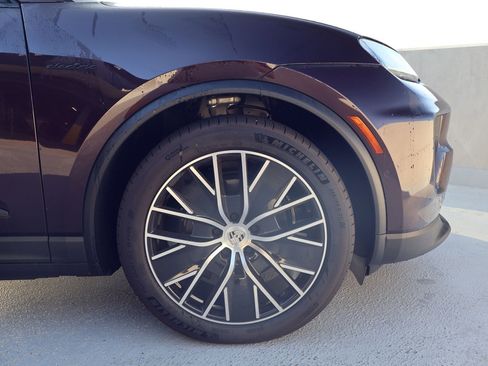 New 2025 Porsche Macan 4 Electric image 11