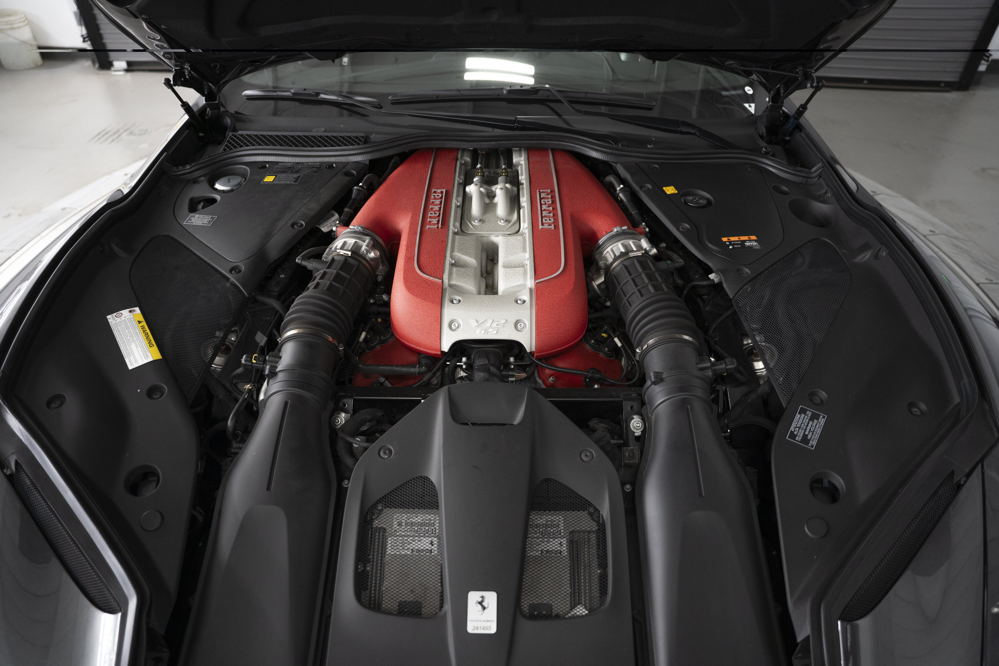 Used 2019 Ferrari 812 Superfast RWD image 46