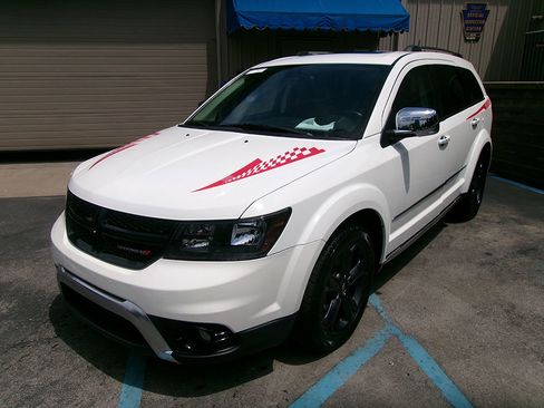 Used 2020 Dodge Journey Crossroad w/ Popular Equipment Group image 1