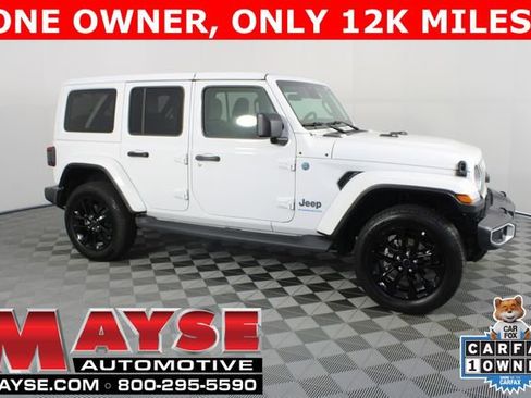 Used 2025 Jeep Wrangler Unlimited Sahara AWD/4WD image 1
