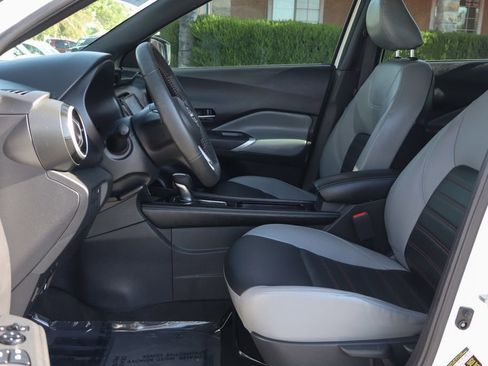 Used 2023 Nissan Kicks SR w/ SR Premium Package FWD image 17