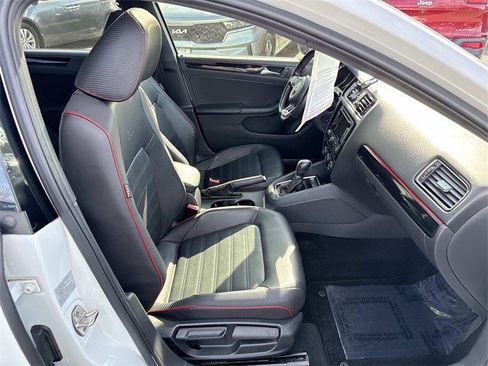 Used 2015 Volkswagen Jetta GLI SEL image 9