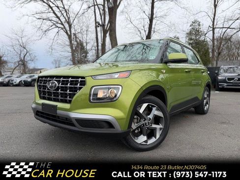 Used 2022 Hyundai Venue SEL image 2