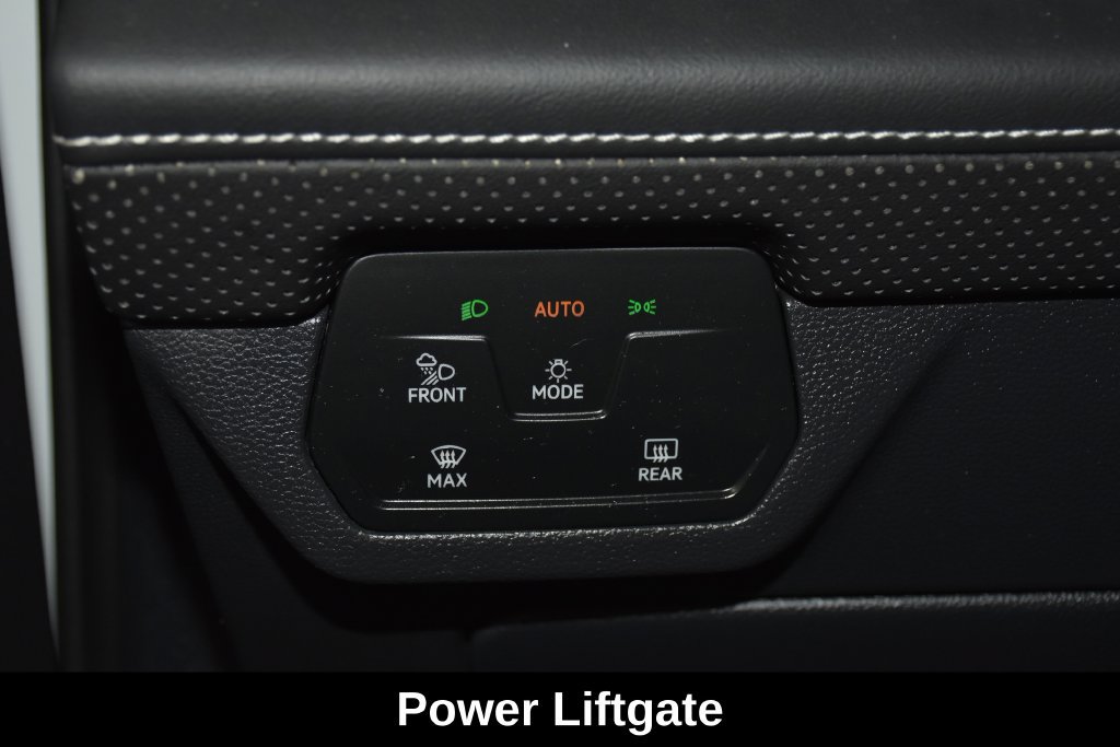 Used 2025 Volkswagen Atlas Cross Sport SE FWD image 13