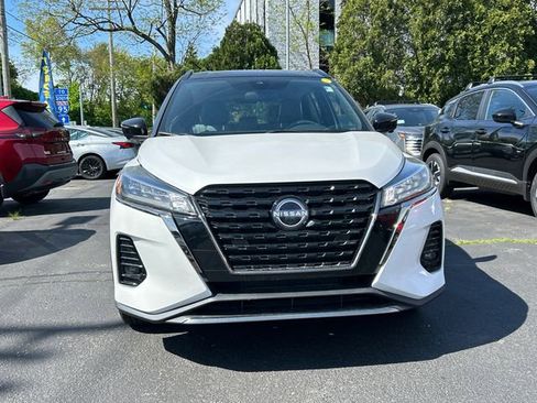 Certified 2023 Nissan Kicks SR w/ SR Premium Package FWD image 6