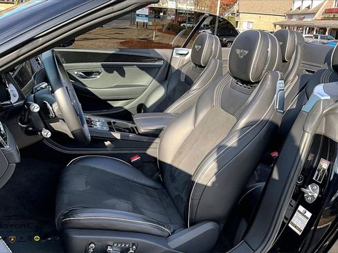 Used 2023 Bentley Continental GT V8 image 25