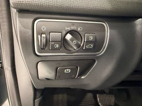 Used 2015 Volvo XC60 T6 Platinum FWD image 30
