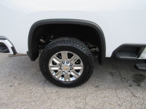 Used 2026 Chevrolet Silverado 3500 High Country w/ Technology Package AWD/4WD image 4