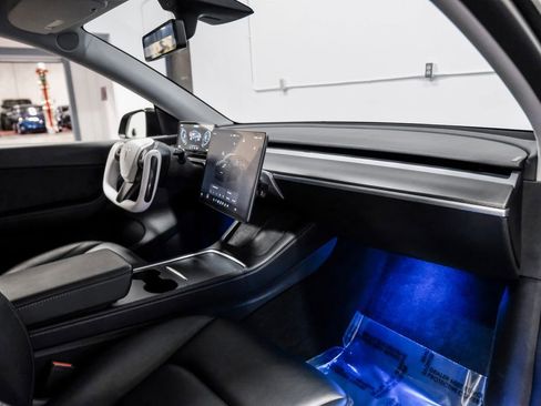 Used 2022 Tesla Model Y Performance AWD/4WD image 15