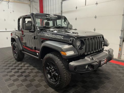 Used 2022 Jeep Wrangler Sport AWD/4WD image 4