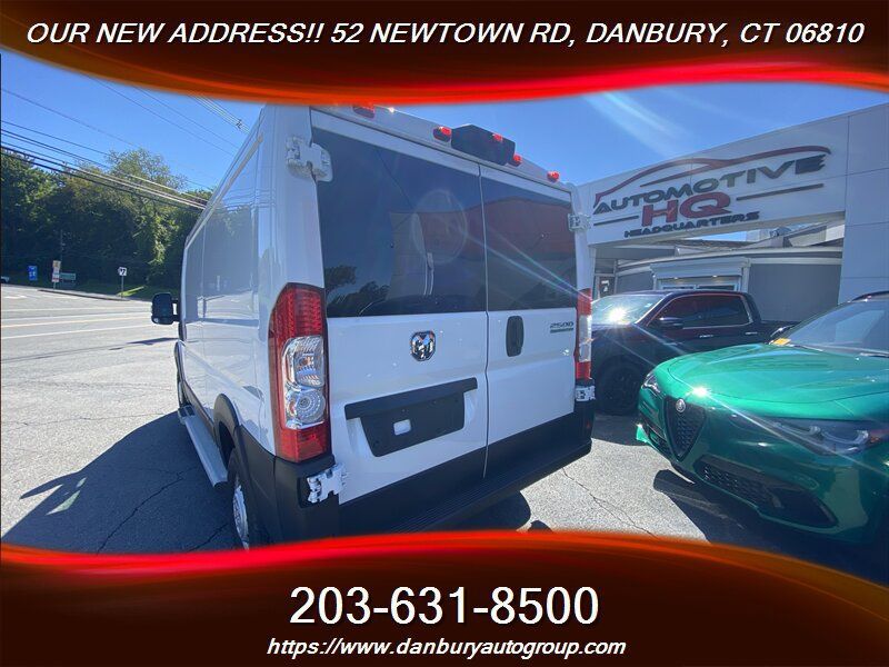 Used 2025 RAM ProMaster 2500 w/ U-Haul Equipment Group FWD image 10