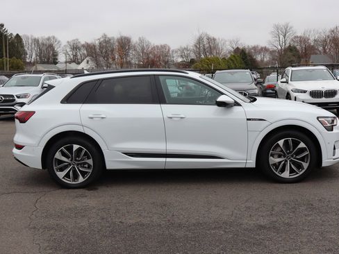 Used 2021 Audi e-tron Premium Plus w/ Premium Plus Package AWD/4WD image 5