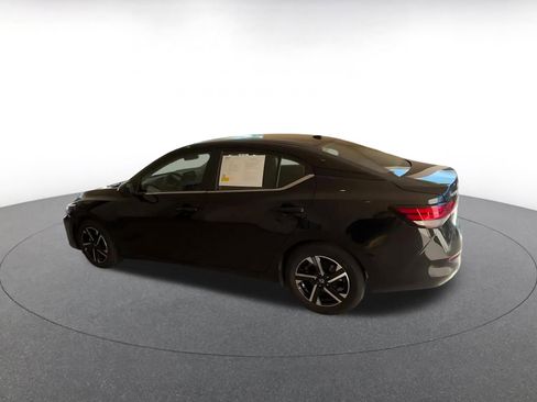 Used 2025 Nissan Sentra SV image 9