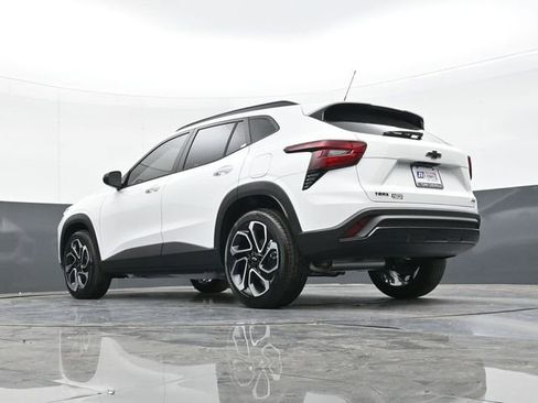New 2026 Chevrolet Trax RS w/ Sunroof Package FWD image 37