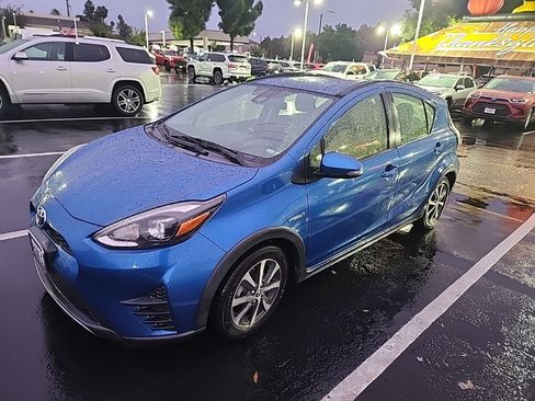 Used 2018 Toyota Prius C Three image 1