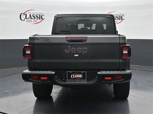 Used 2025 Jeep Gladiator Rubicon w/ Convenience Group image 8