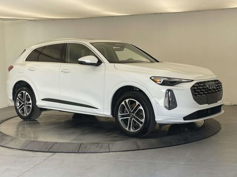 Certified 2025 Audi Q5 Premium w/ Convenience Package AWD/4WD image 8