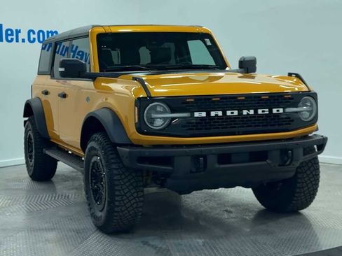 Used 2022 Ford Bronco Wildtrak image 3