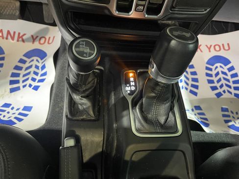 Used 2023 Jeep Wrangler Unlimited Sahara image 18