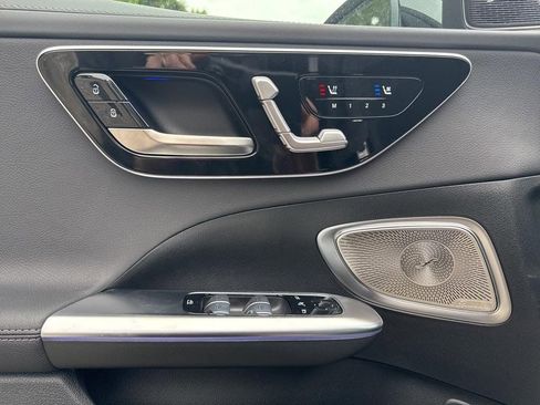 Used 2025 Mercedes-Benz C 300 4MATIC Sedan image 9