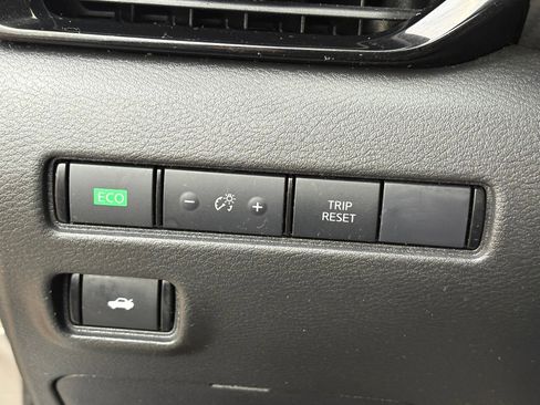 Certified 2024 Nissan Sentra SV image 21