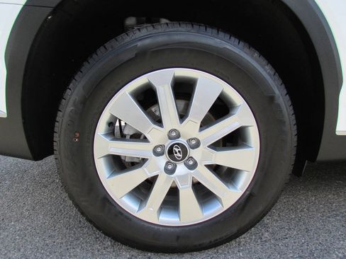Used 2025 Hyundai Palisade SEL FWD image 12