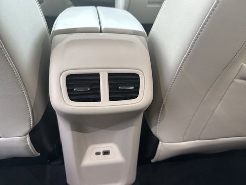 Used 2022 Buick Envision Essence w/ Safety Package image 23