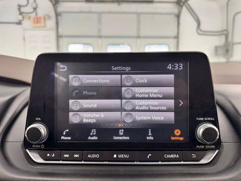 Used 2021 Nissan Rogue S AWD/4WD image 31