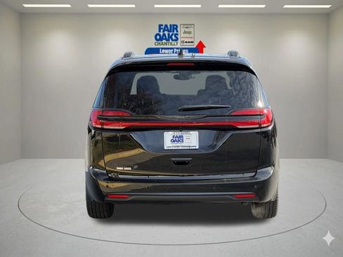 New 2026 Chrysler Pacifica Select w/ S Appearance Package image 7