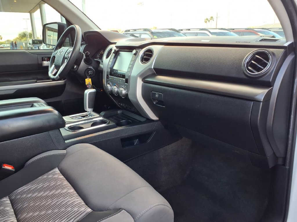 Used 2020 Toyota Tundra SR5 w/ SR5 Convenience Package RWD image 17