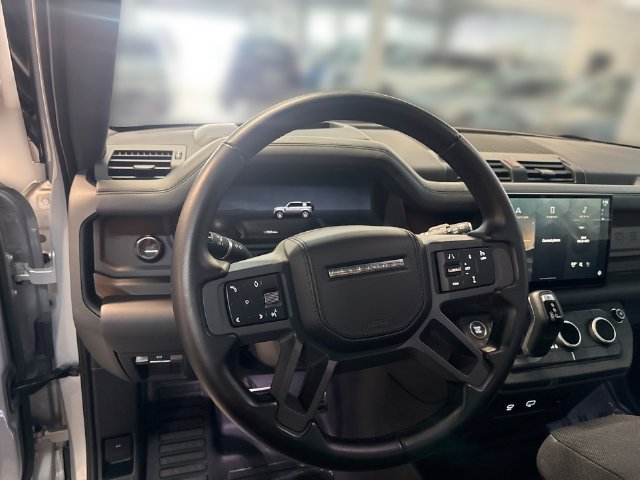 Used 2023 Land Rover Defender 110 X AWD/4WD image 12