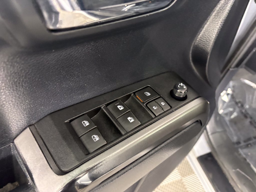 Used 2019 Toyota Tacoma TRD Sport w/ Technology Package AWD/4WD image 13