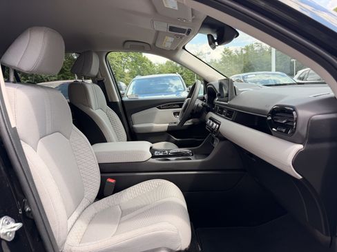 Used 2023 Honda Pilot LX image 12