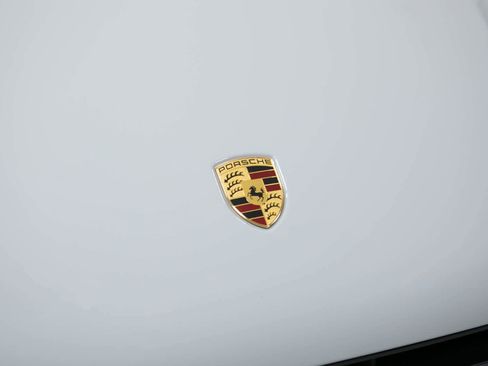 Certified 2026 Porsche Macan AWD/4WD image 17
