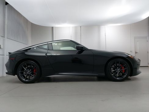 Used 2024 Nissan Z Performance w/ Floor Mat Package image 8