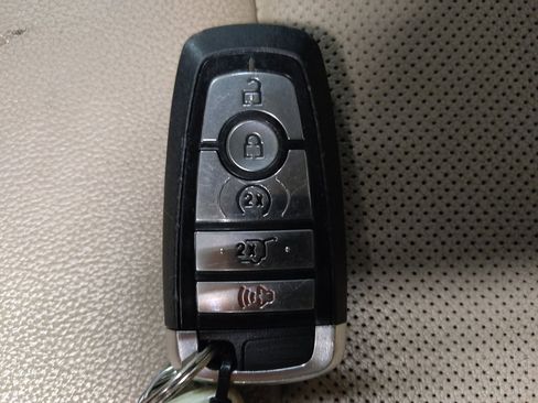 Used 2020 Ford Explorer Limited AWD/4WD image 32