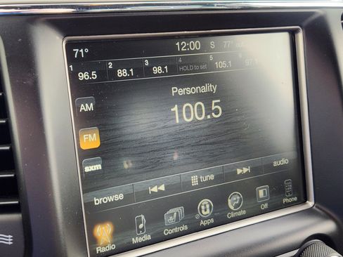 Used 2017 Jeep Grand Cherokee Altitude image 21