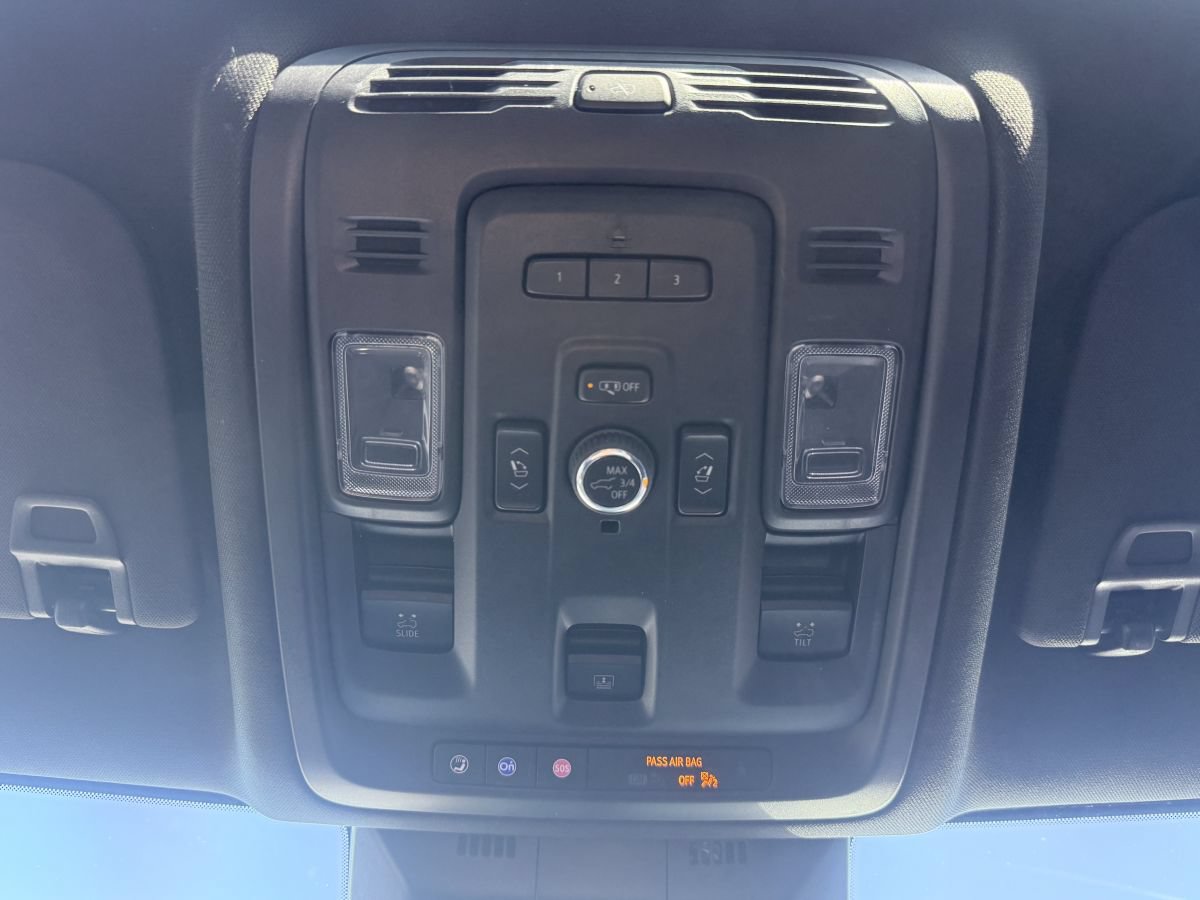 Used 2023 Cadillac Escalade ESV Premium Luxury AWD/4WD image 13