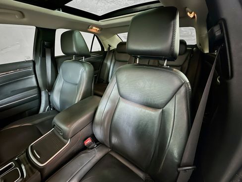 Used 2016 Chrysler 300 Limited image 19