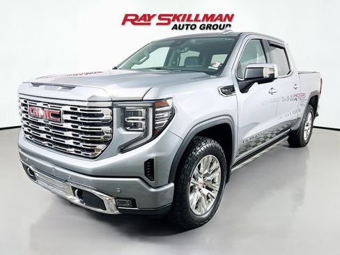 Used 2023 GMC Sierra 1500 Denali w/ Technology Package AWD/4WD image 3