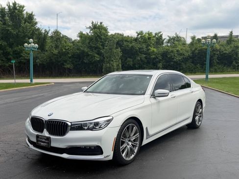 Used 2016 BMW 740i RWD image 2