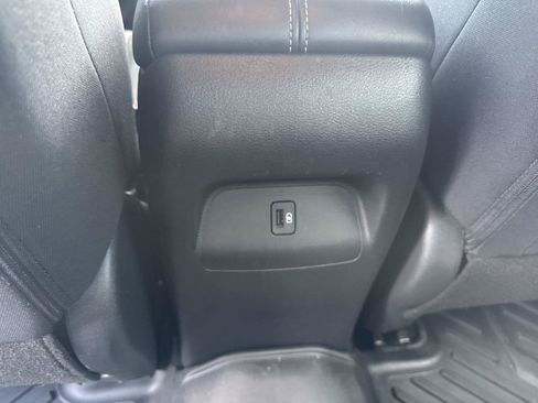 Used 2022 Nissan Sentra SV FWD image 14