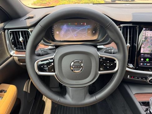 Used 2025 Volvo V60 B5 Cross Country Ultra AWD/4WD image 11
