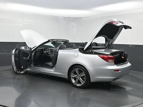 Used 2015 Lexus IS 250C w/ Navigation System Package RWD image 32