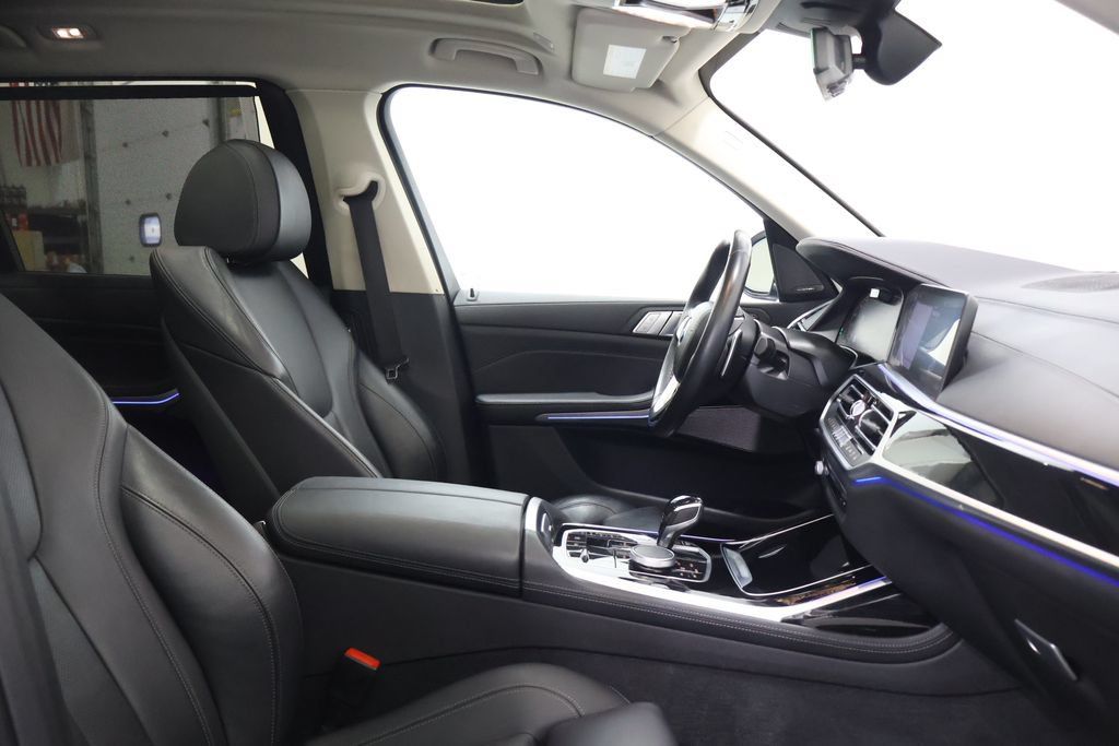 Used 2019 BMW X7 xDrive40i w/ Premium Package AWD/4WD image 21